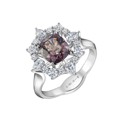 R08-C-115-6 Кольцо (750) (1 Шпинель Антик 7.5*6.7 борд. 1.680ct, 4 Бр Кр-57 2.4 (20-15) 3/5А 0.220ct, 4 Бр Г-56 3.62*2.45 (15-) ШК: 3000000000120